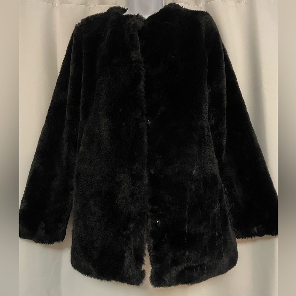 Black faux fur jacket by stradivarius